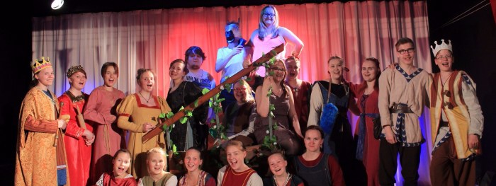 Valeprinsseille Morsian Pilke teatteri Karoliina Kauhanen 1